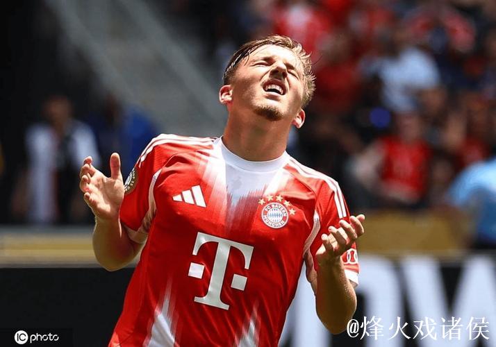 卡尔破门刷新五项最年轻纪录,拜仁2比2战平美因茨 卡尔破门刷新五项最年轻纪录,拜仁2比2战平美因茨